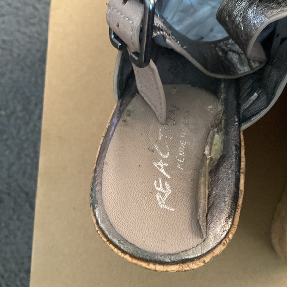 RARE Kenneth Cole wedged sandals with geometric pattern cutouts. Leather. - Picture 13 of 17